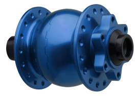 Dynamo v předním náboji na pevnou osu 15mm o šířce 110mm a diskové brzdy 6 děr