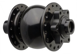 Dynamo v předním náboji na pevnou osu 15mm o šířce 110mm a diskové brzdy 6 děr